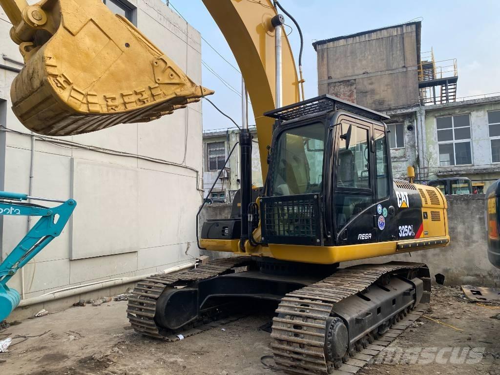 CAT 325 C Beltegraver