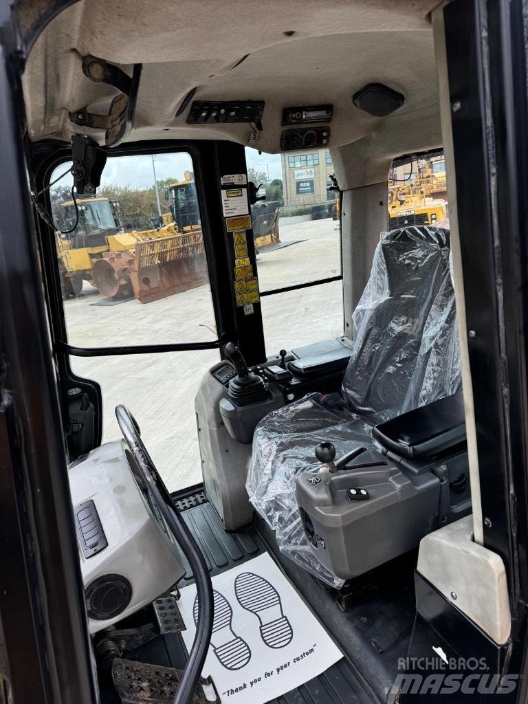 CAT 953D Beltelastere
