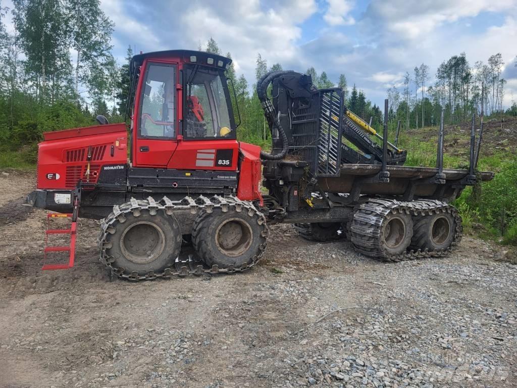 Komatsu 835 Lassbærere