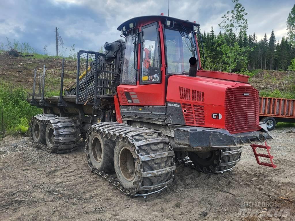 Komatsu 835 Lassbærere