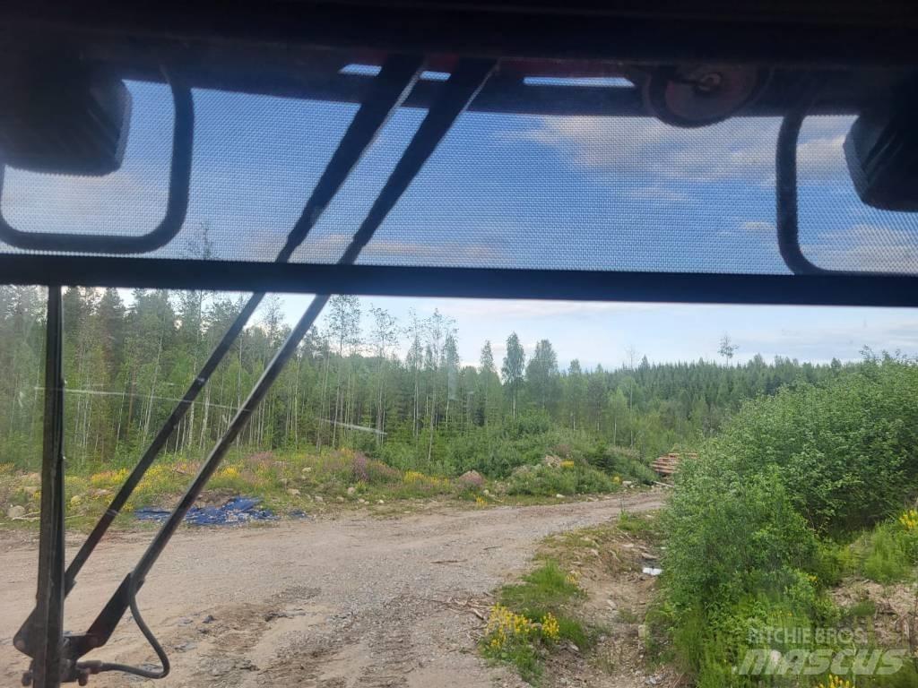 Komatsu 835 Lassbærere