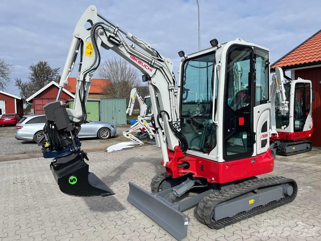Takeuchi TB325R Minigravere <7t