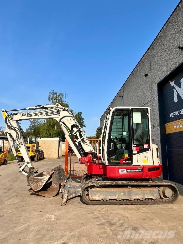Takeuchi TB 257 FR Minigravere <7t