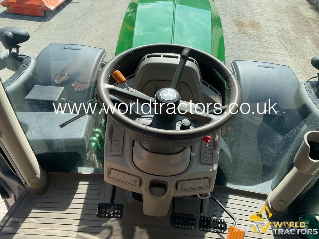 John Deere 6215 R Traktorer