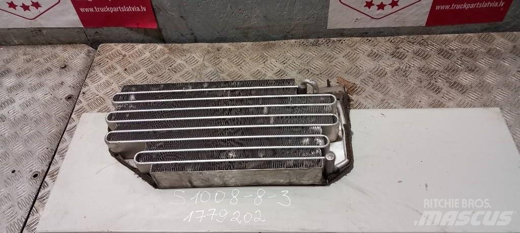 Scania R 440.    1779202 Radiatorer
