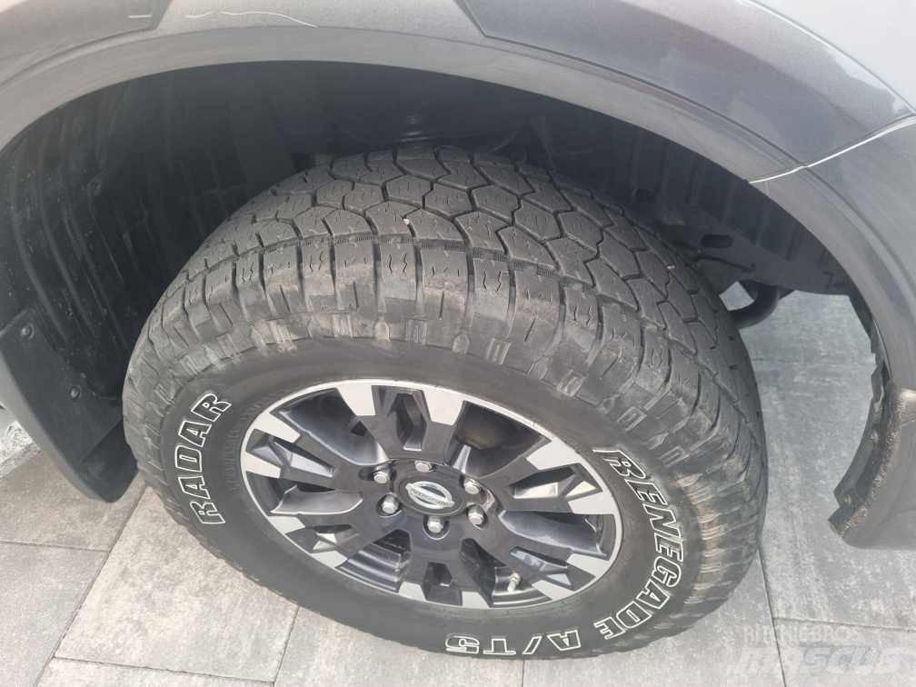 Nissan TITAN XD PRO Pickup/planbiler