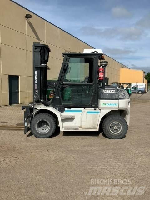 UniCarriers DX60-5 Diesel Trucker
