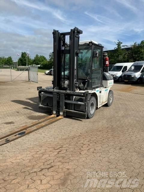 UniCarriers DX60-5 Diesel Trucker