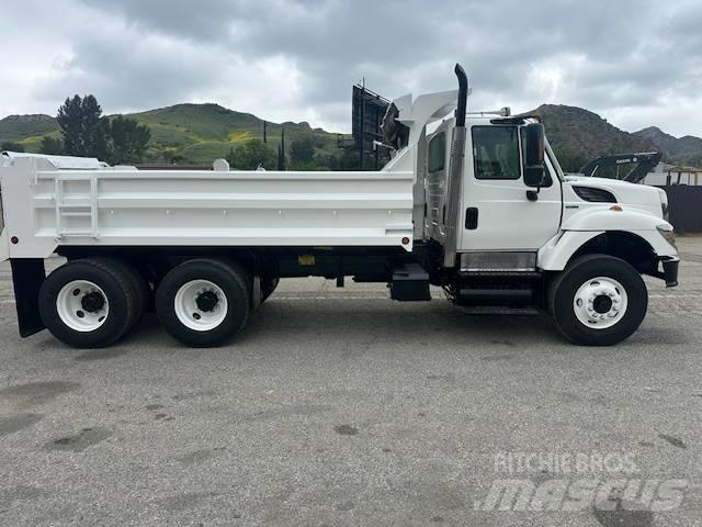 International 7400 Tippbil