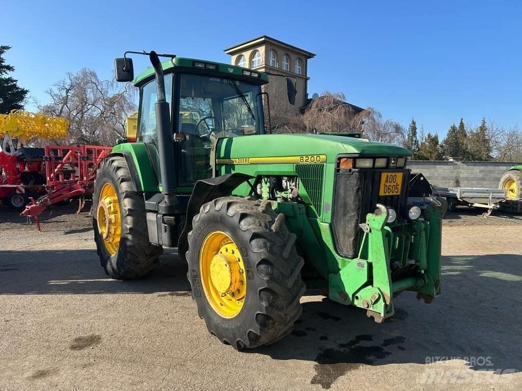 John Deere 8200 Traktorer