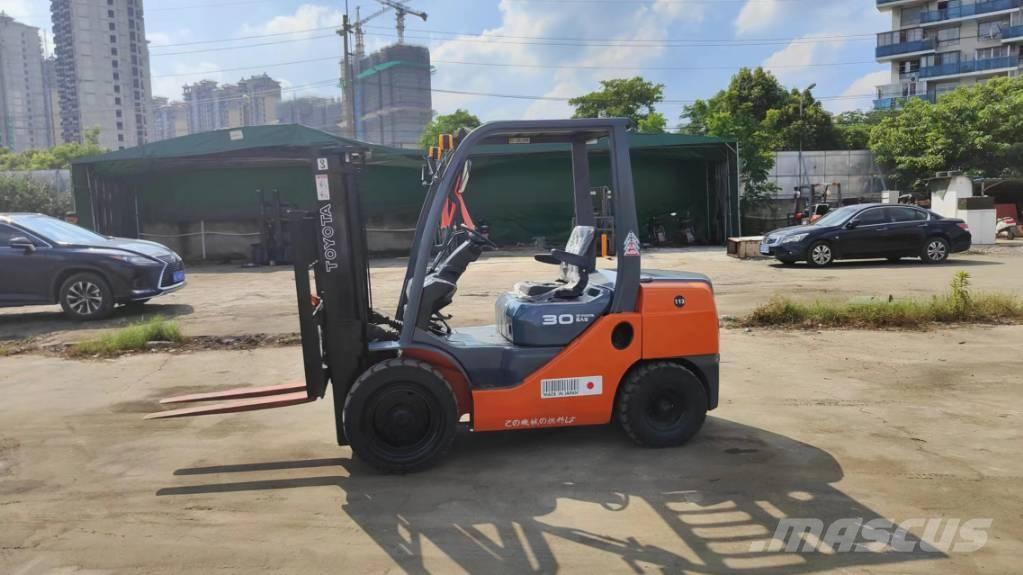 Toyota FD30 Diesel Trucker