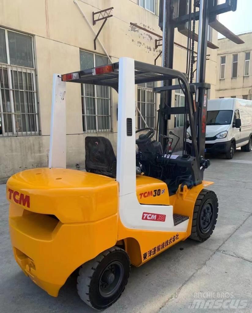 TCM FD30 Skyvemasttruck