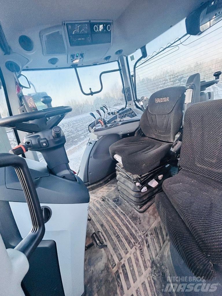 Valtra T 215 Active Traktorer
