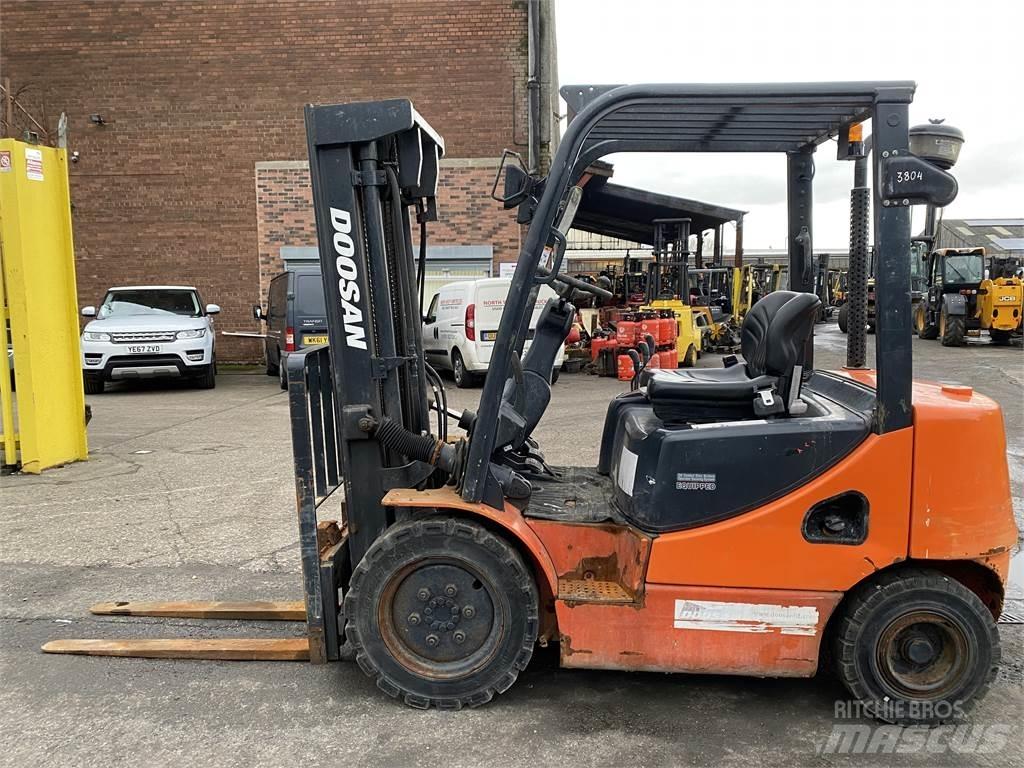 Doosan D25S-5 Diesel Trucker