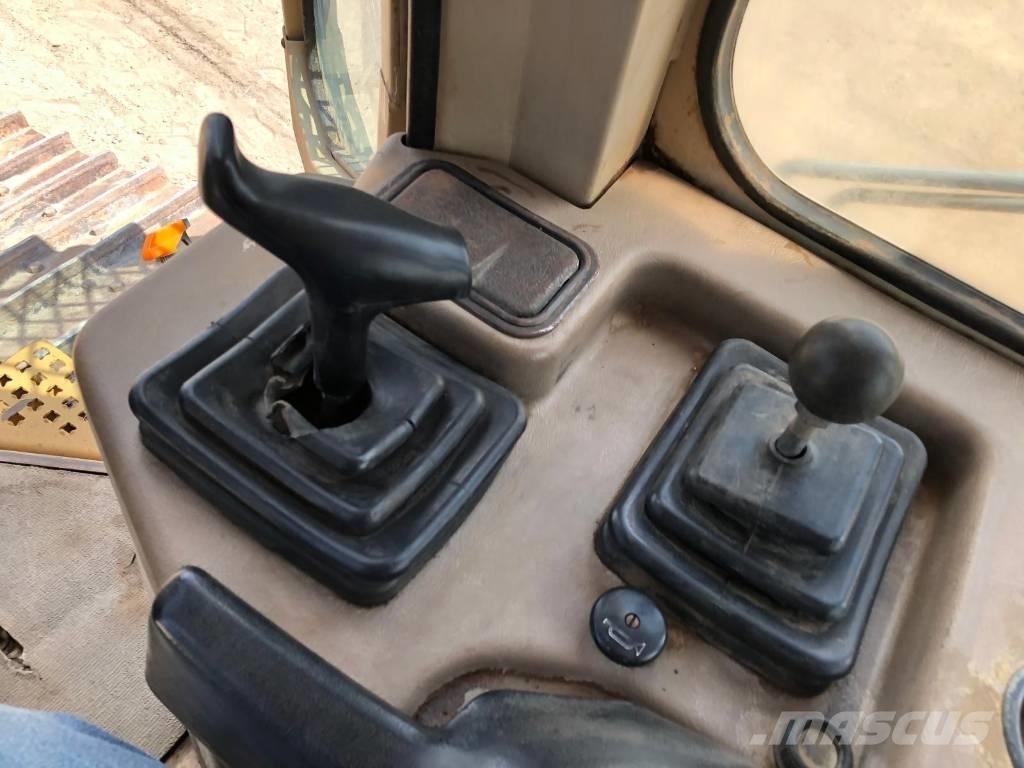 CAT D 5 M XL Dozere Beltegående