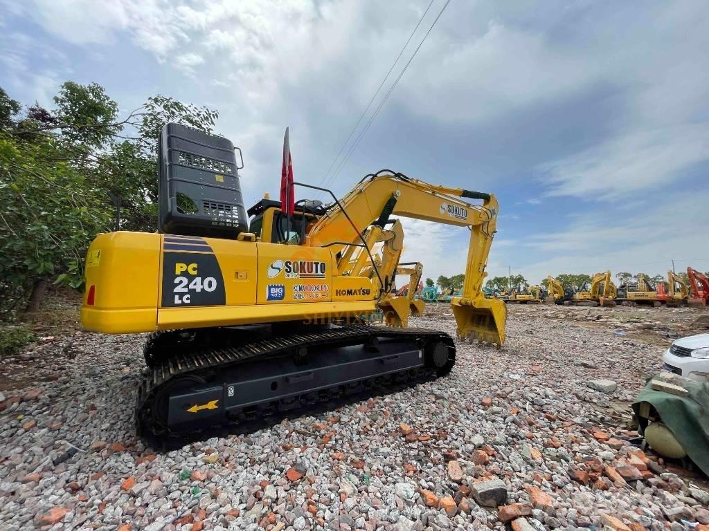 Komatsu PC 240-8 Beltegraver