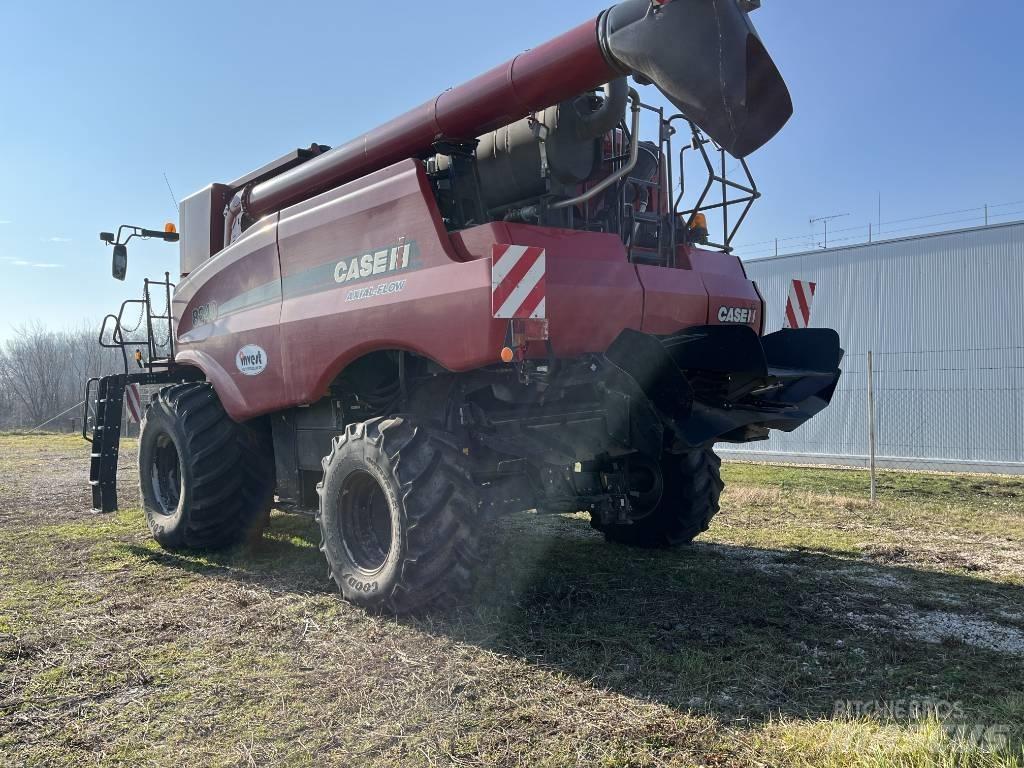 Case IH AF8240 Skurtreskere