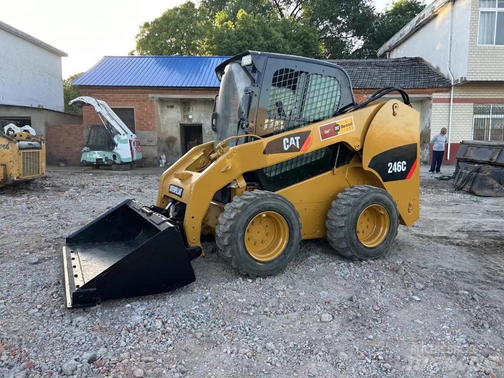 CAT 246 C Kompaktlastere