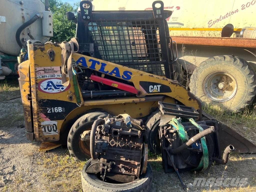 CAT 216 B 3 Bommer og stikker