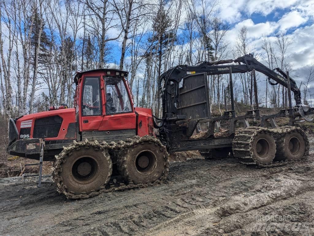 Komatsu 895 Lassbærere
