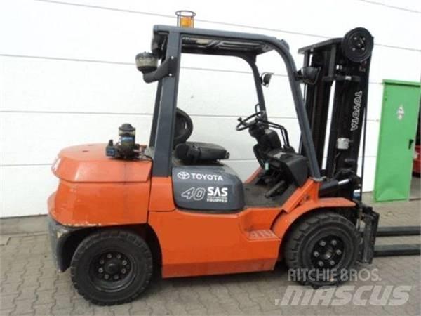 Toyota 02-7FD35 Diesel Trucker