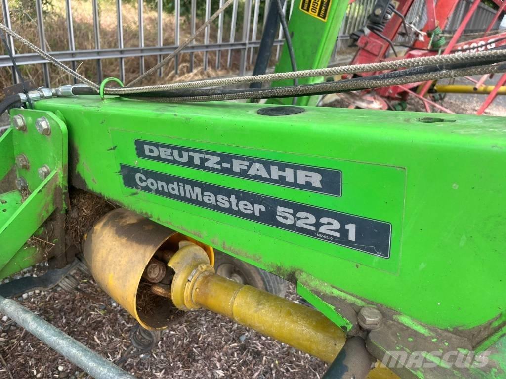 Deutz-Fahr 5221 Raker og høyvendere
