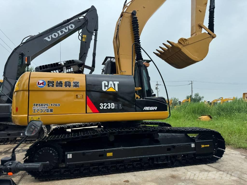 CAT 323D2 Beltegraver