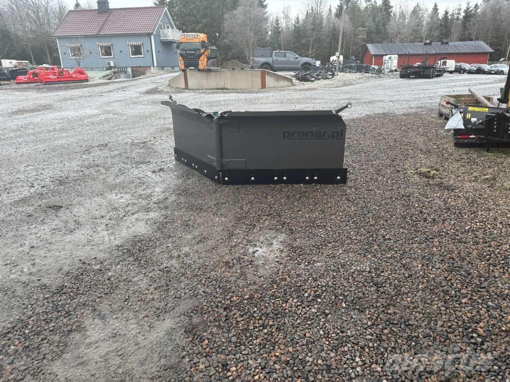 Pronar PUV 3300 Snøploger- og skjær