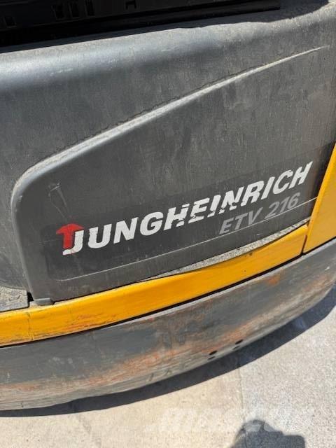 Jungheinrich ETV 216 Skyvemasttruck