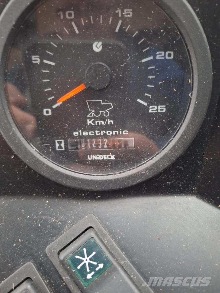 Sampo-Rosenlew 2065 Skurtreskere