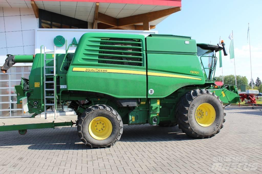 John Deere T 670 i Skurtreskere