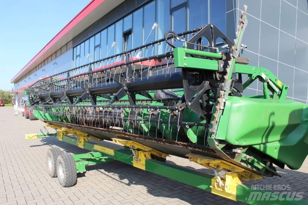 John Deere T 670 i Skurtreskere
