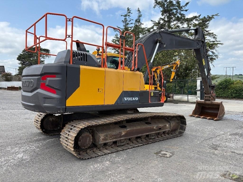 Volvo EC 200 Beltegraver