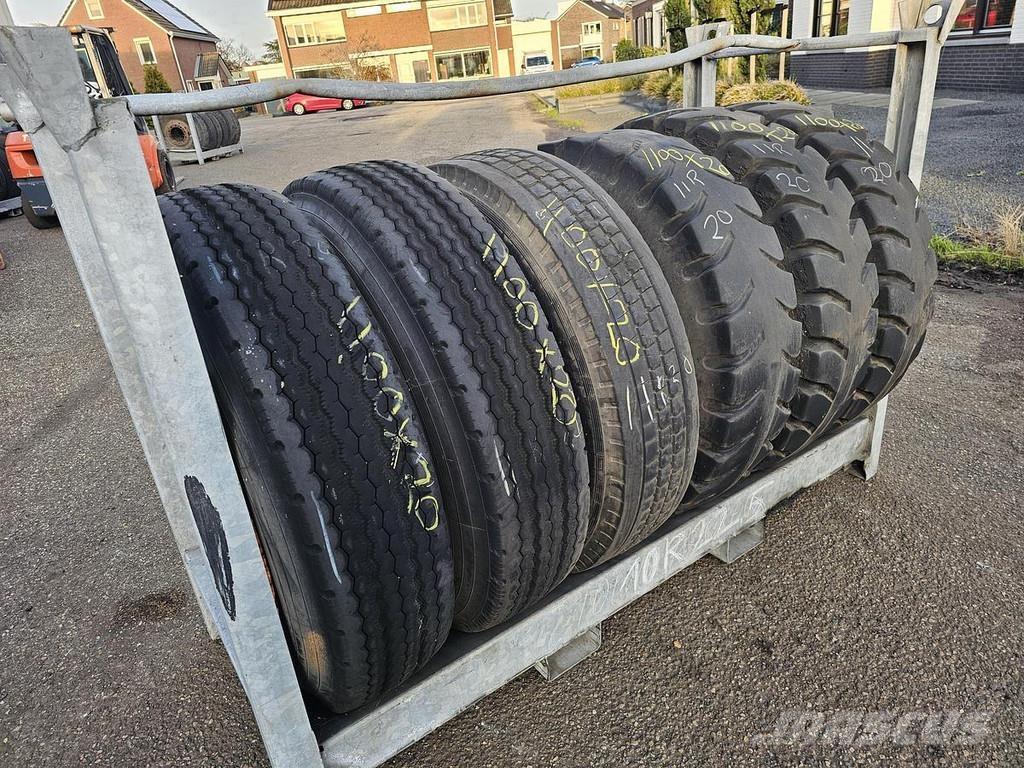  Several 1100 X 20 Containerhengere