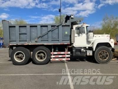 Mack RD 690 SX Tippbil