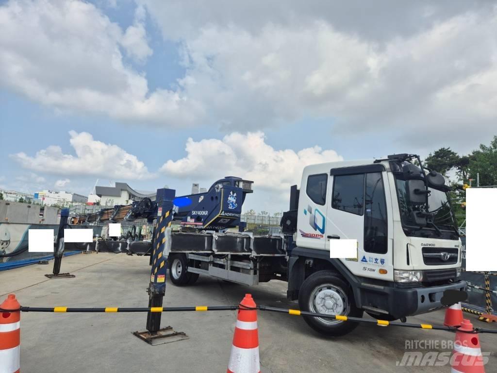 Horyong MR400A Bilmontert lift