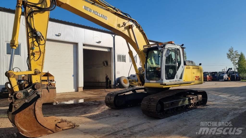 New Holland E 215 B Beltegraver