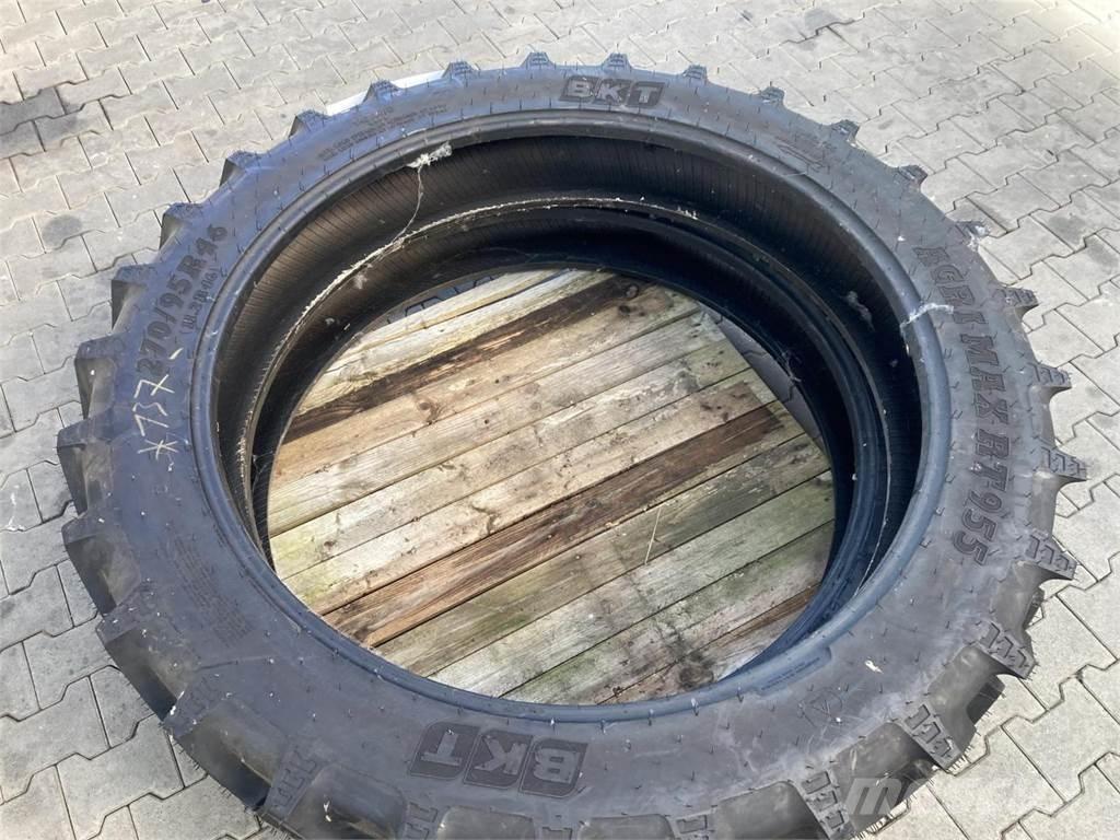 BKT 270/95R46 Dekk, hjul og felger