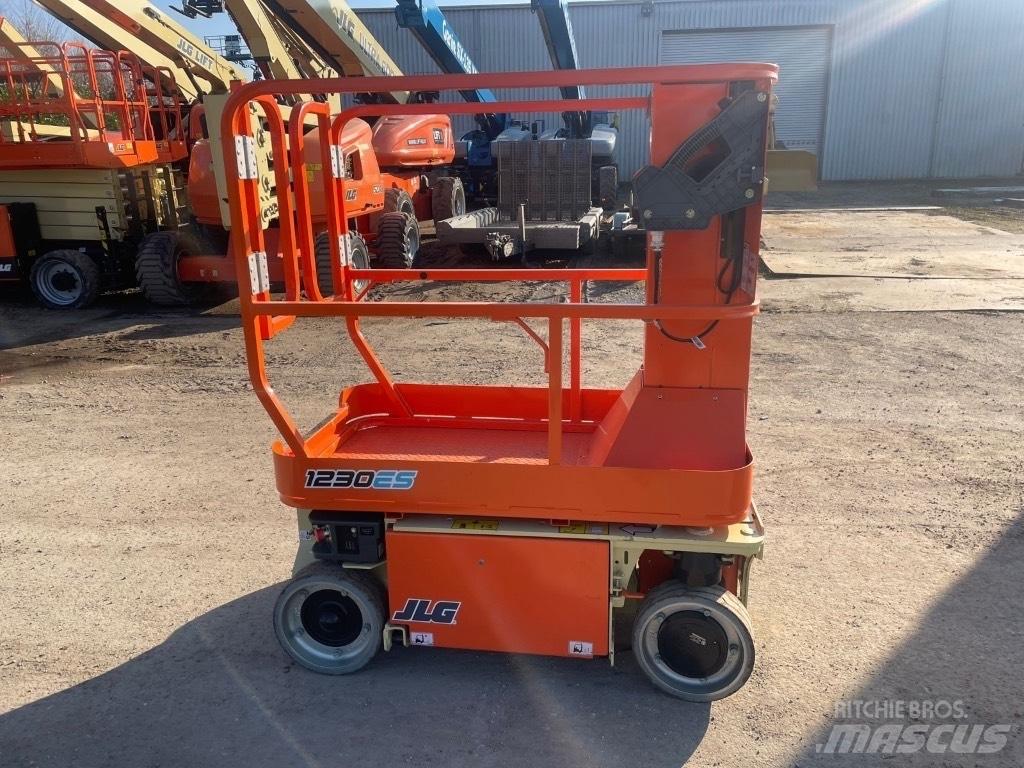 JLG 1230 ES Sakselifter