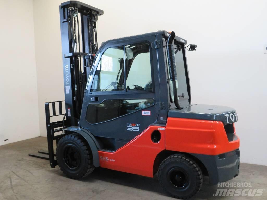 Toyota 8 FDJF 35 Diesel Trucker