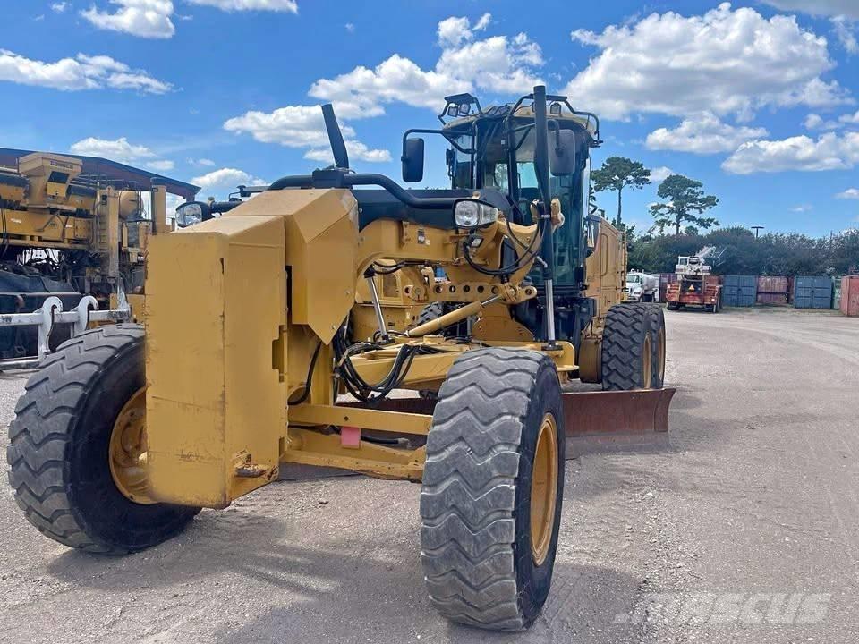 CAT 140 M 2 Veihøvler