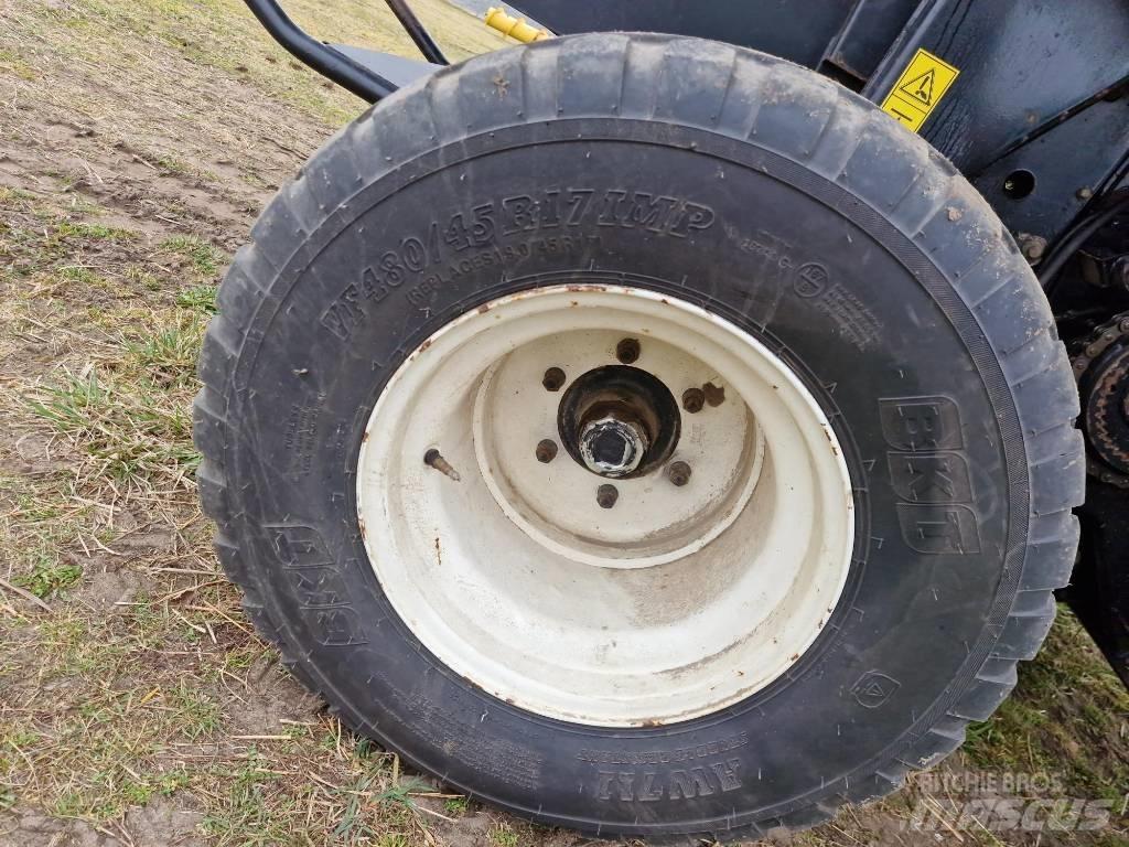 New Holland BR 750 Rundballepresser