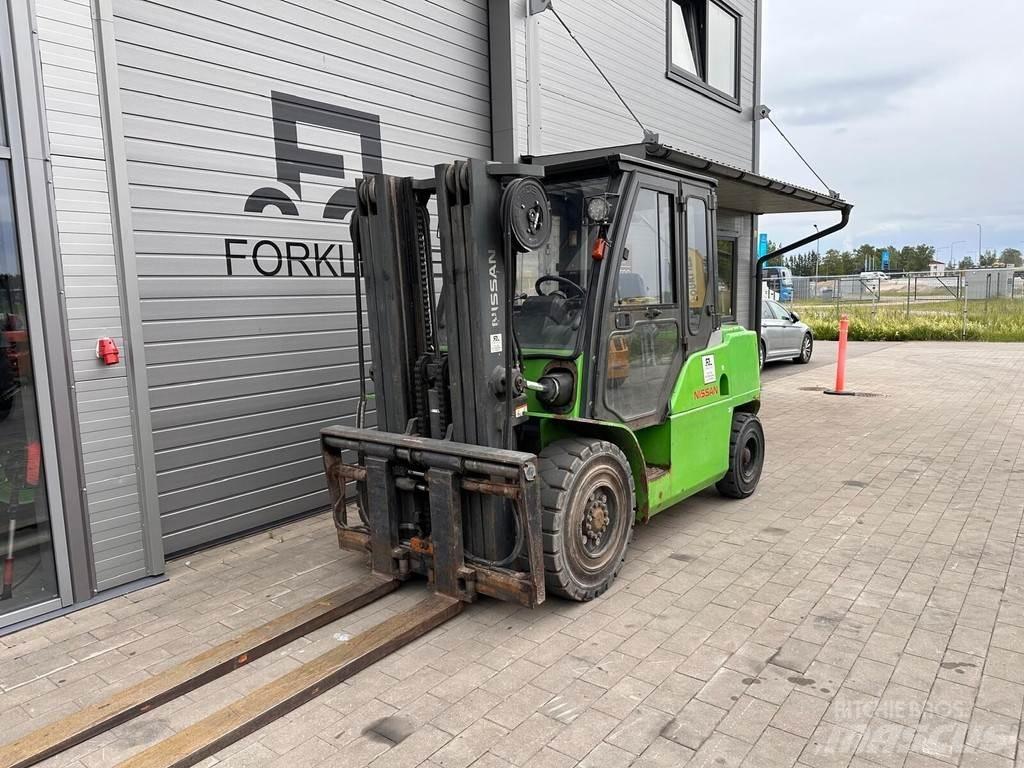 Nissan WG1F4A50 Diesel Trucker