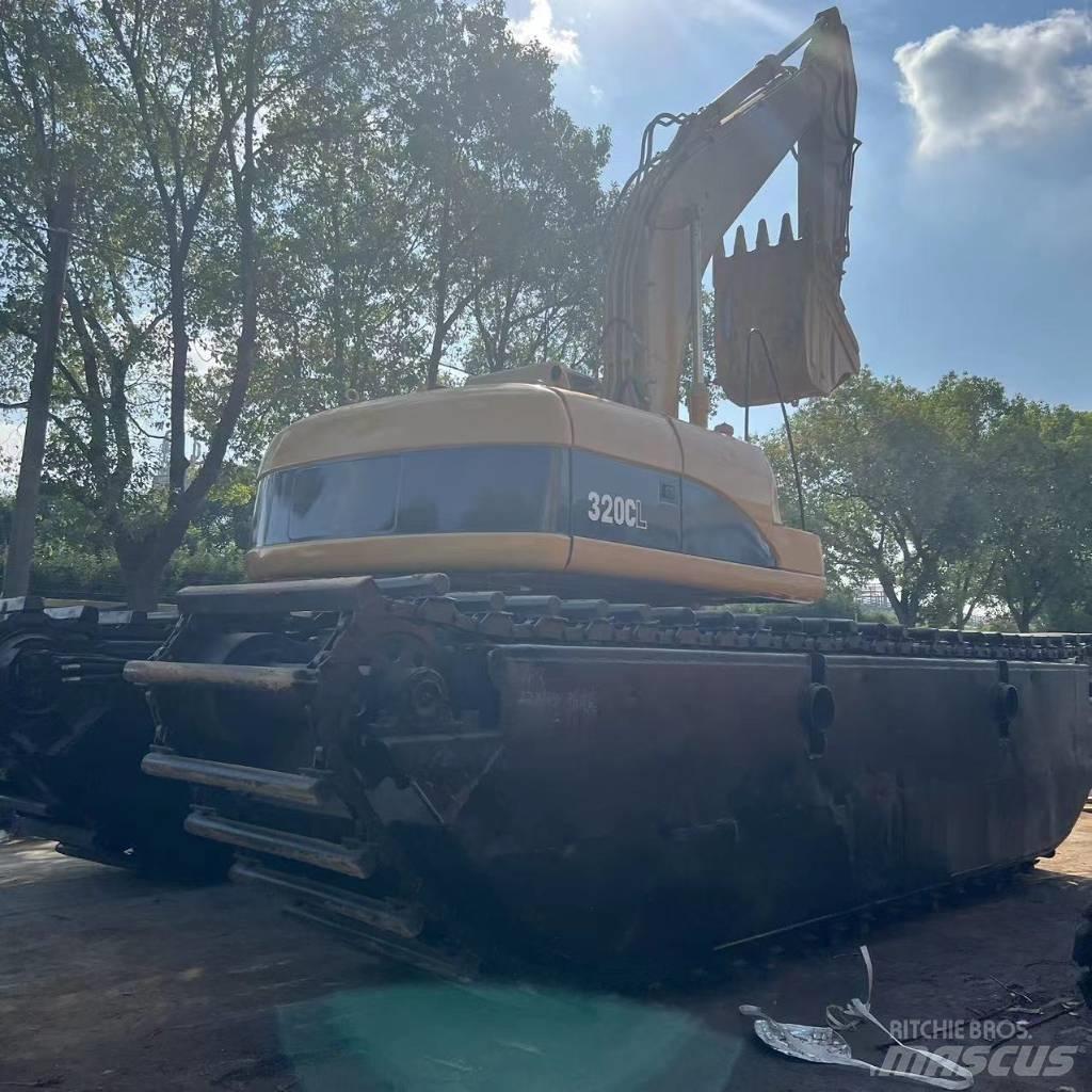 CAT 320 C Amfibiske Gravemaskiner