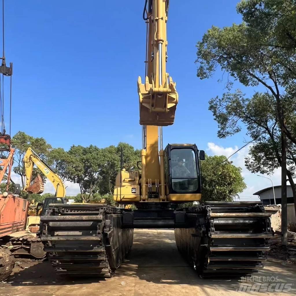 CAT 320 C Amfibiske Gravemaskiner