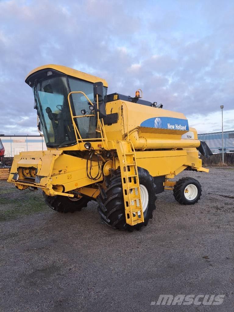 New Holland TC 54 Skurtreskere