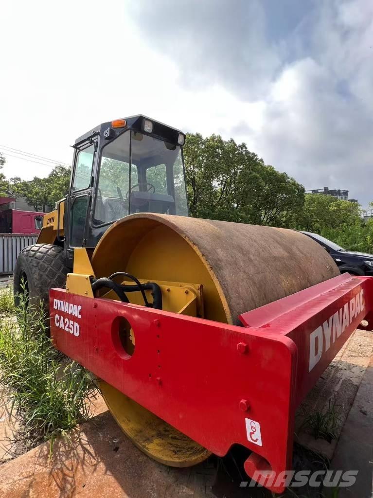 Dynapac CA25D Valsetog