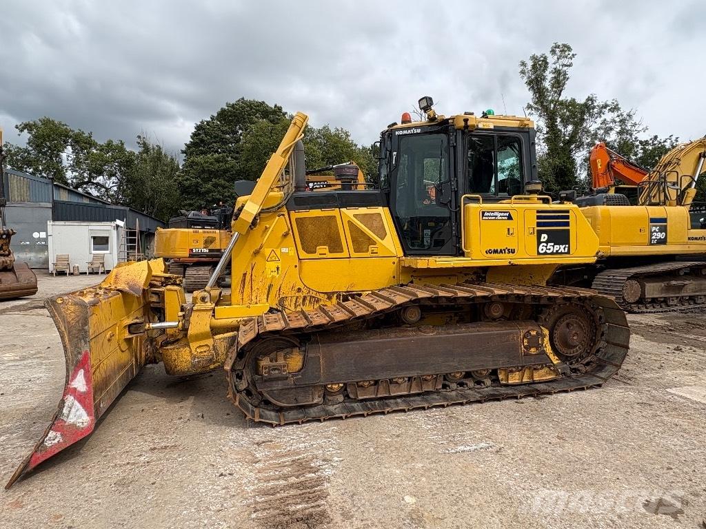 Komatsu D65PXI-18 Dozere Beltegående