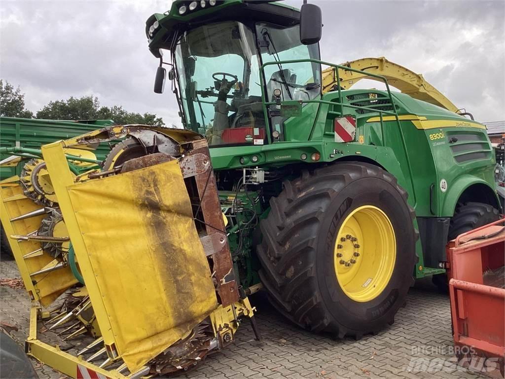 John Deere 8300 Selvdrevne fôrhøstere