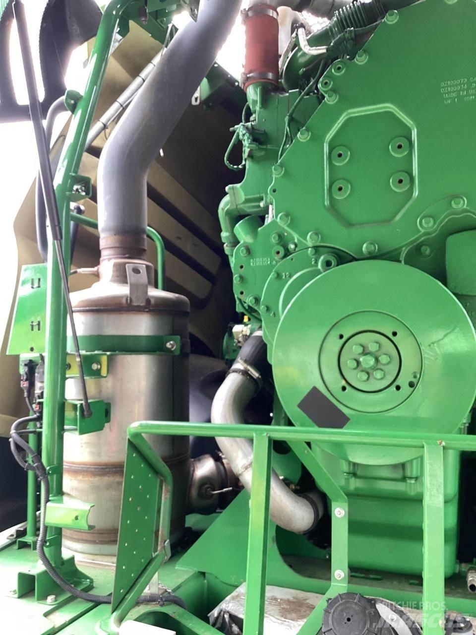 John Deere 8300 Selvdrevne fôrhøstere